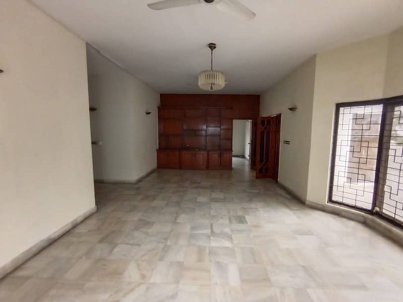 1 Kanal Slightly Used Upper Portion For Rent In DHA Phase 2 Near Masjid Park Market 14