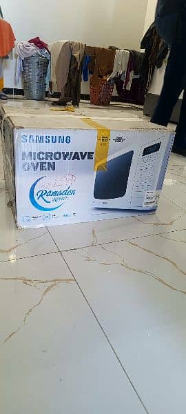 Samsung microwave oven like a new 2