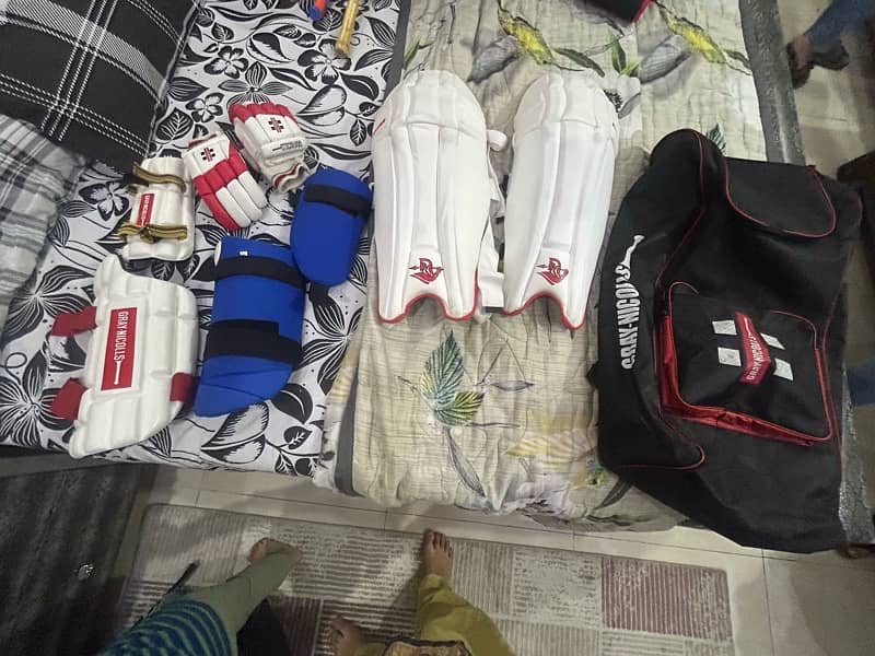 full cricket kit with HS 3 star bat with free robo side arm 12