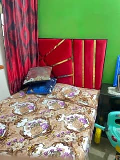 new single bed  few days use for sale with new matresses 0