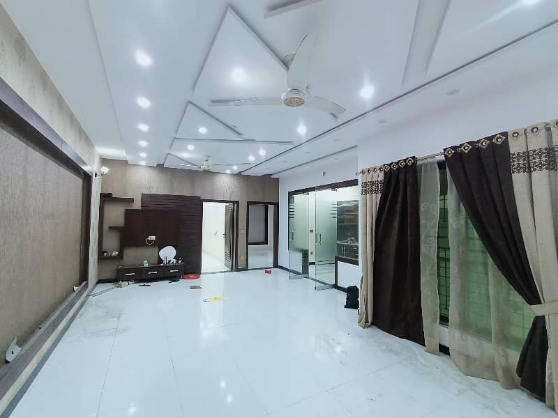 10 marla best for investment near to canal road or doctor hospital 20
