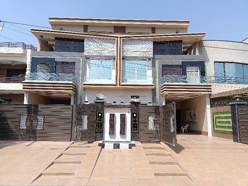 10 marla moder house 65 feet road in Johar town near Doctor hospital 0