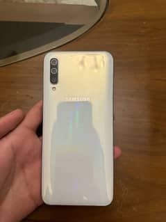 Samsung A50 4/128gb Pta approved