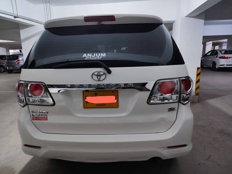 Toyota Fortuner 2015 White Total Original Paint - Khi Registered 2
