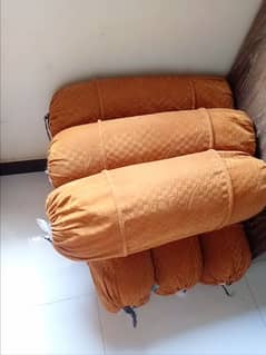 gao takiya and cushion