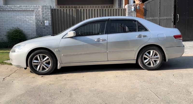 Honda Accord 2.4 vti 3