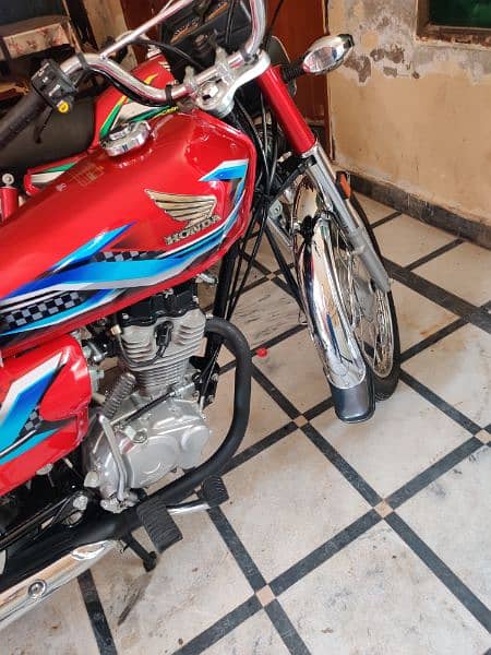 Honda 125 Red  APL New Condition 2