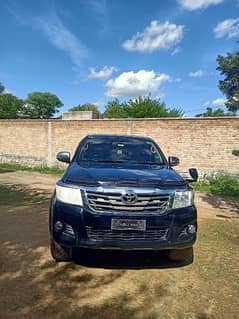 Toyota Hilux Vigo Champ GX 2016 FOR SELL IN NEW CONDITION