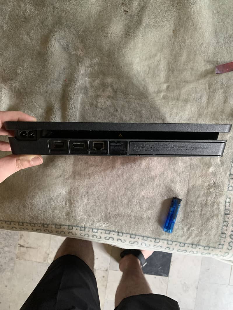 Ps4 play station slim 500 gb perfect working 4