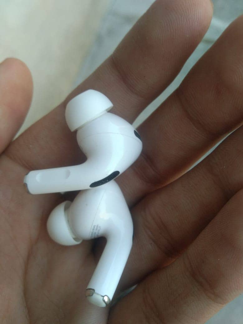 Apple AirPods Pro 2nd generation 1
