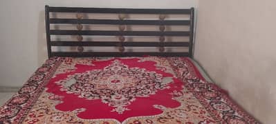 iron king size bed