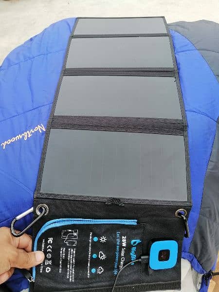 Solar Mobile Charger 28W 2