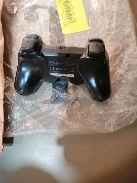 PS3 Original Controller came with PS3 set 3