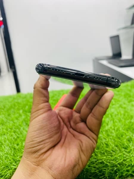iPhone 11 Pro 256gb PTA Approved 7