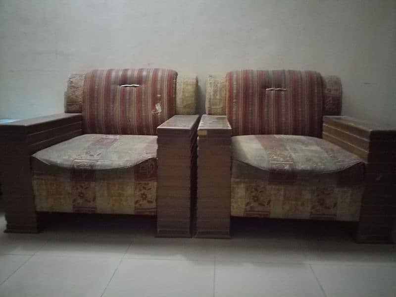 Sofa set in used. 1