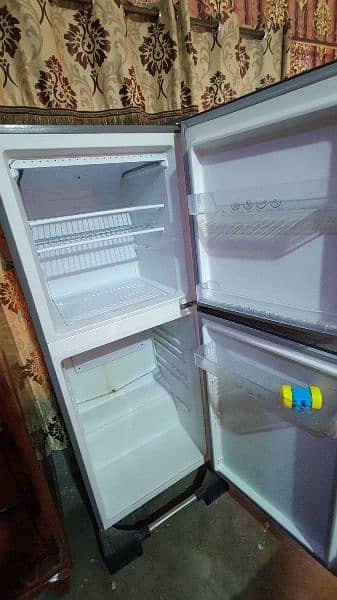 CHIQ refrigerator (medium size) 3
