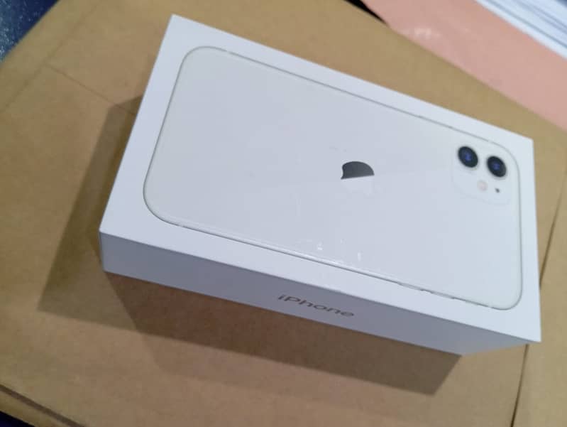 iPhone 11 - 64 GB - PTA Approved 3