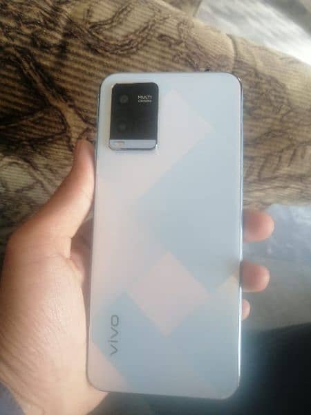 Vivo Y21A with box and charger 1