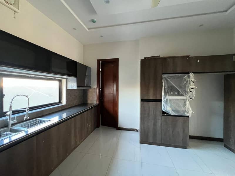 11 Marla Corner Fully Automated Modern Bungalow For Sale In Phase 1 19