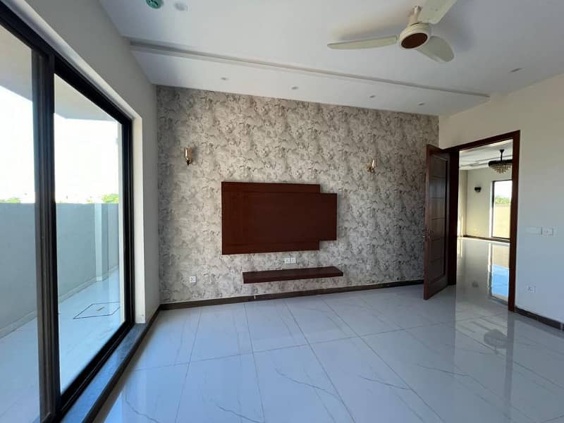 11 Marla Corner Fully Automated Modern Bungalow For Sale In Phase 1 24