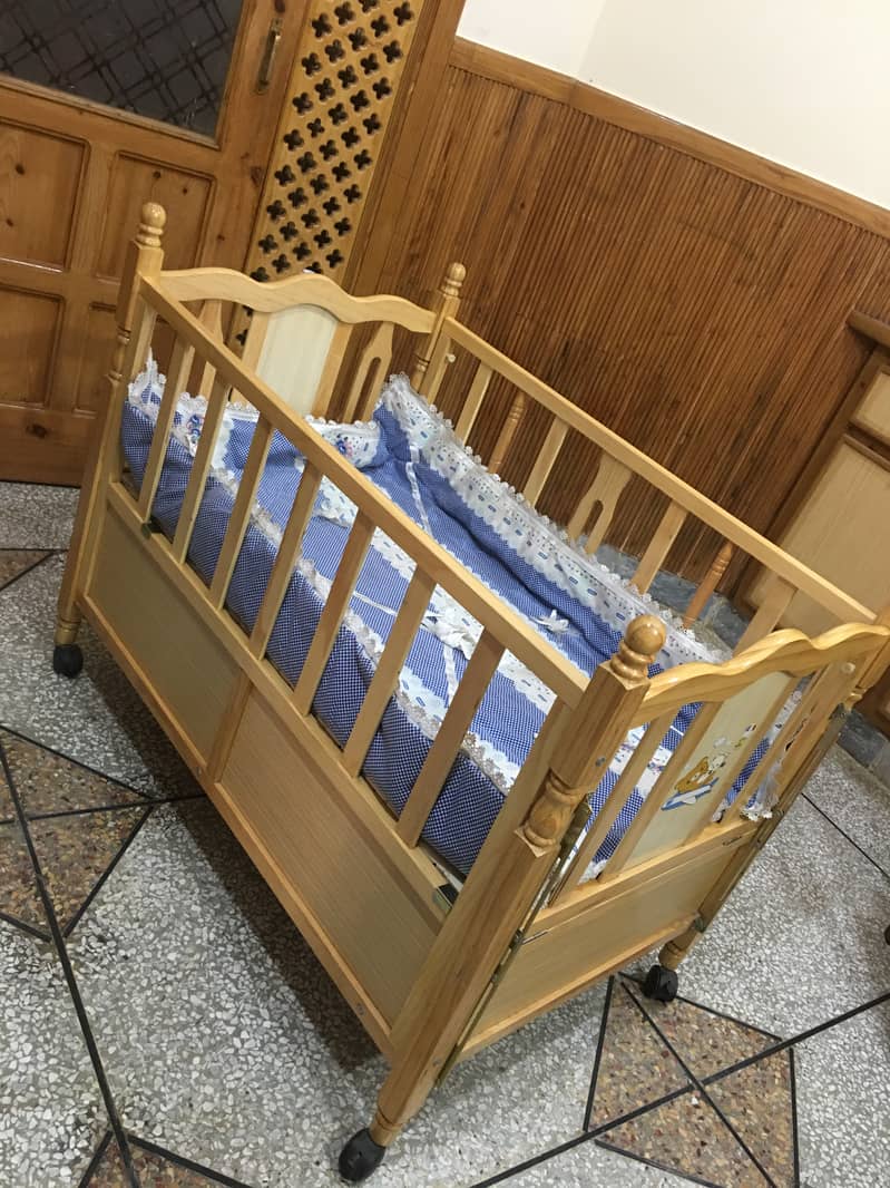 Baby cot available for sale 1