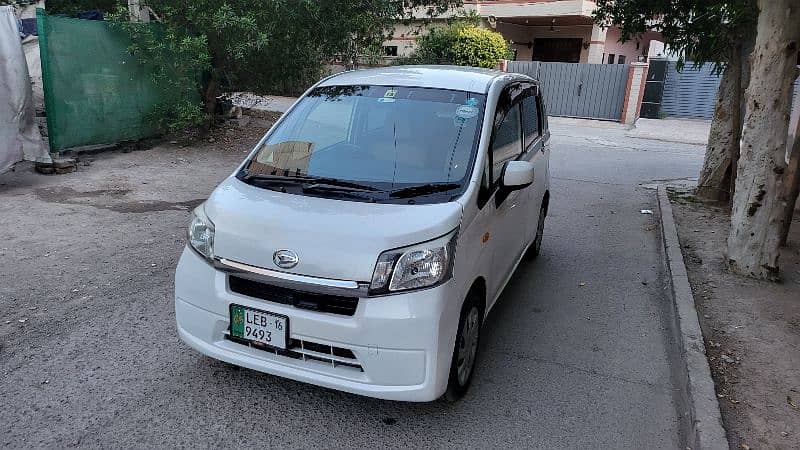 daihatsu move x 2012 available in immaculate condition home used 1