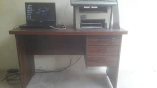 Selling computer office table.