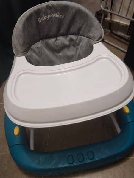 brand new condition baby walker 2