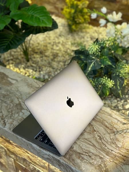 MacBook Air 2020 CTO Model Core i7 3