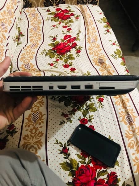4 ram 180gb SSD hard full fast laptop all good serious person msg kary 3