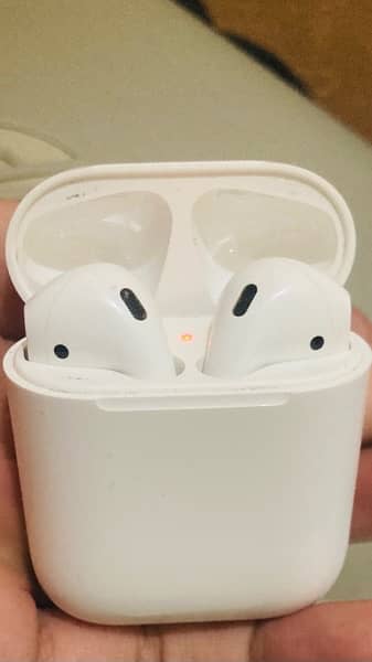 Apple Airpods 2nd Generation 4