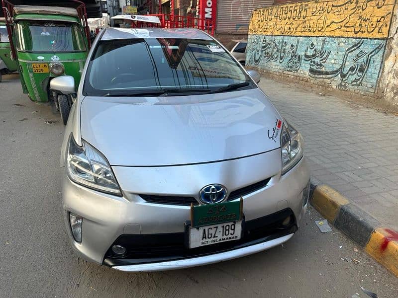 Toyta prius 2014 Totally genuine No work required just buy and drive 5