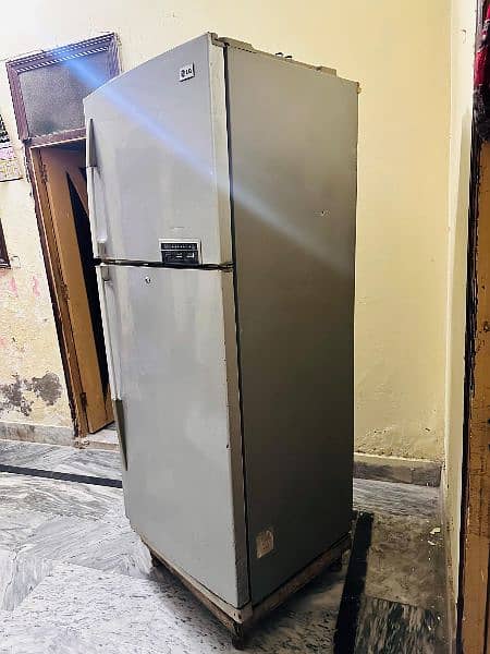 LG refrigerator for sell 3