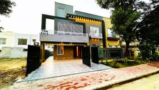 10 Marla House for Sale in Gulbahar Block Bahria Town Lahore 0