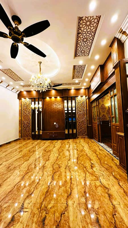 10 Marla House for Sale in Gulbahar Block Bahria Town Lahore 3