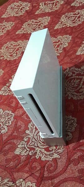 Nintendo Wii Gaming Console with Games 1
