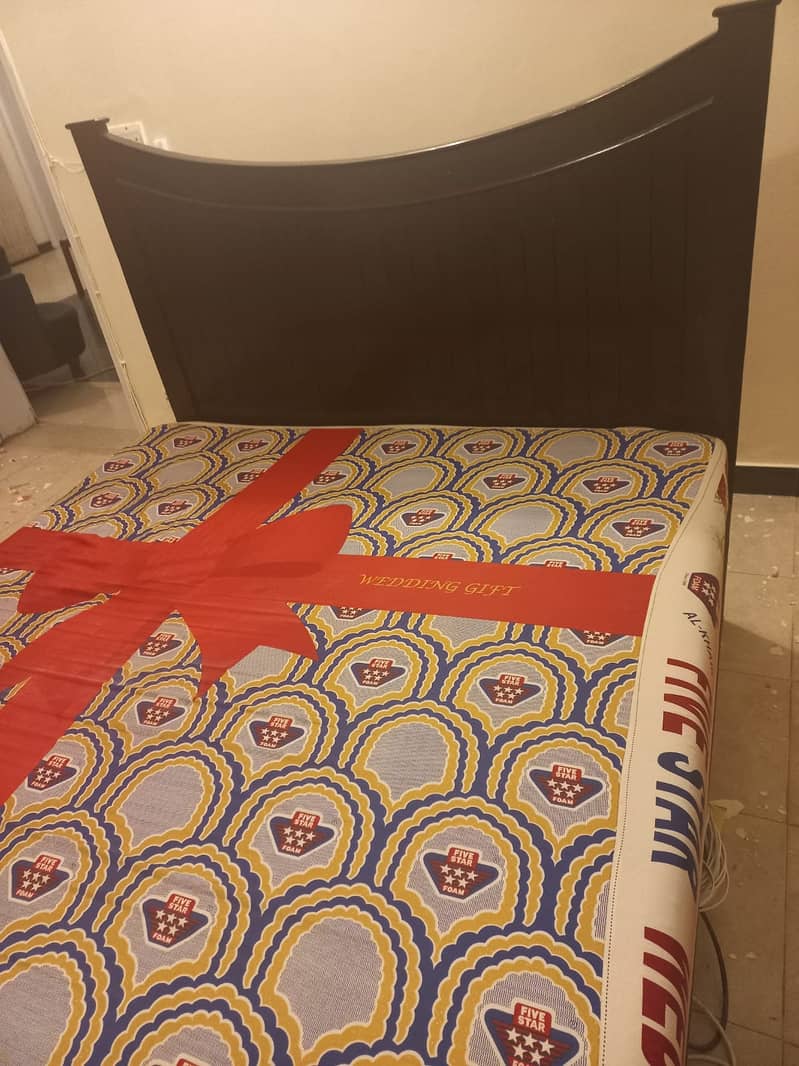 Queen Size Bed w/mattress for Urgent Sale 1