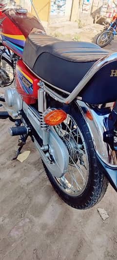 Honda 125 cc Bike Totally Good Condition with Decoment
