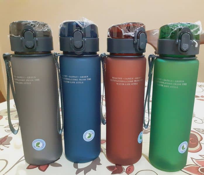water bottle High Quality 560ml quantity available 3
