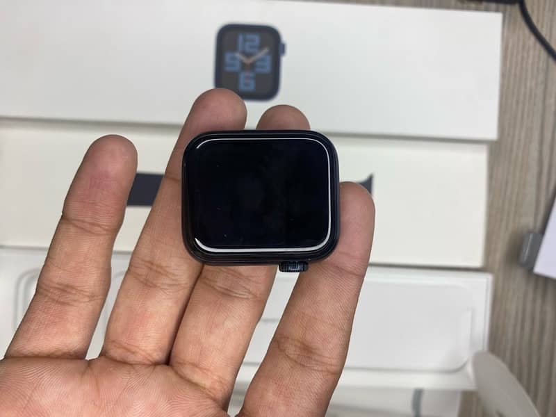 Apple Watch se 40mm  100health all accesories 3