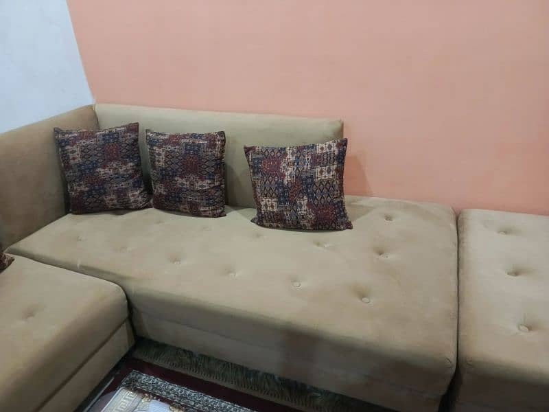 I HAVE SELL MY SEVEN SEATER SOFA SET CONDITION 10/10 2