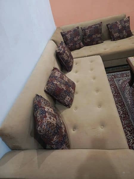 I HAVE SELL MY SEVEN SEATER SOFA SET CONDITION 10/10 7