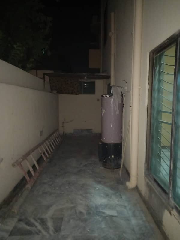 10 Marla Corner Double Storey House Available For Sale In Wapda Town Phase1 Block J2 12