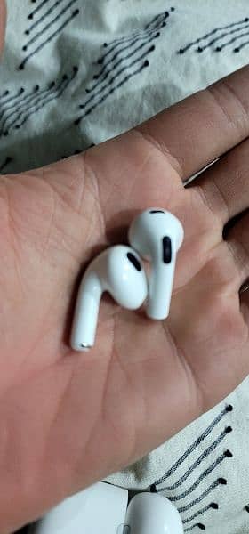 Airpods 3rd generation 3 months used 5