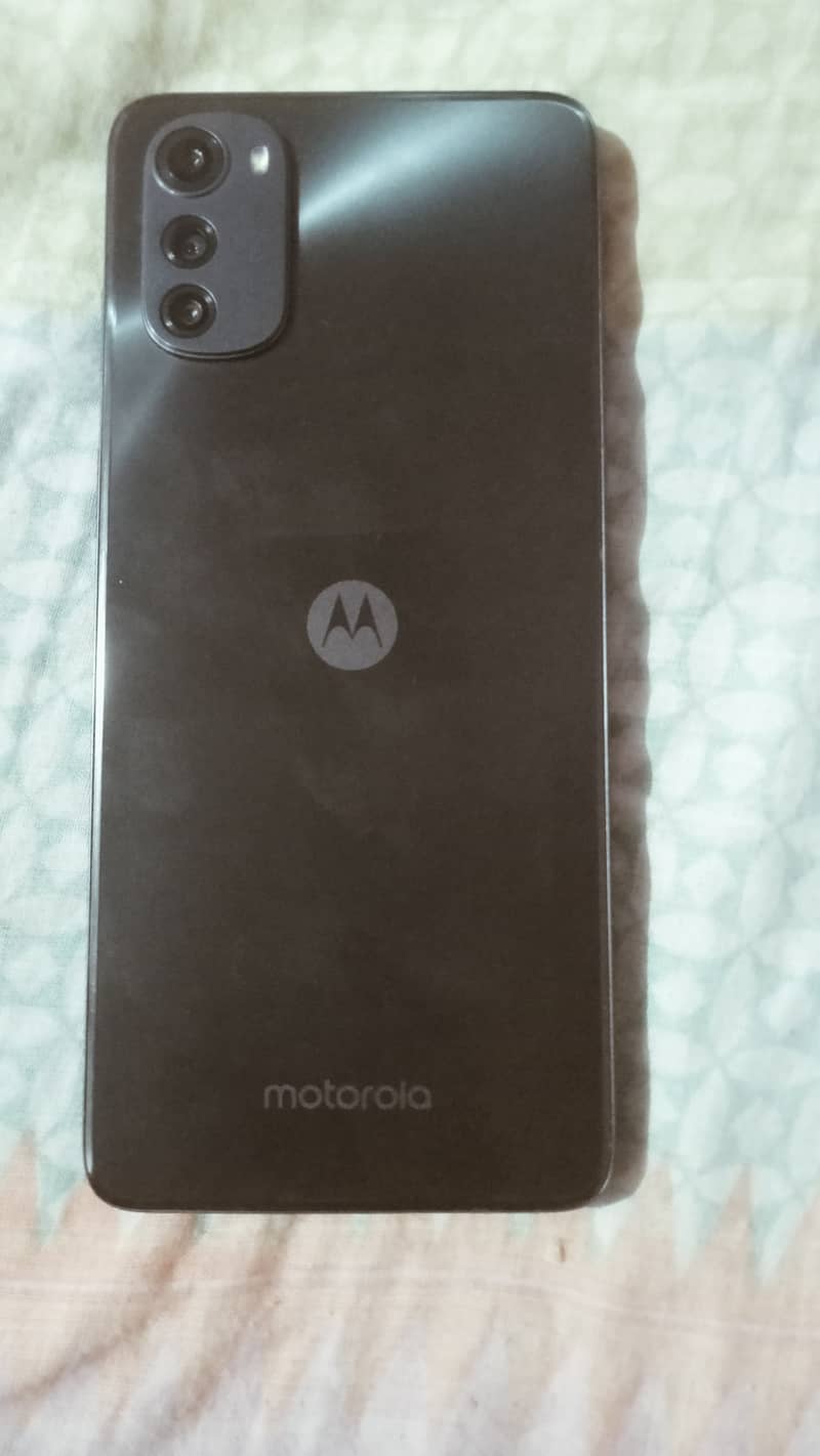 Motorola E32 1