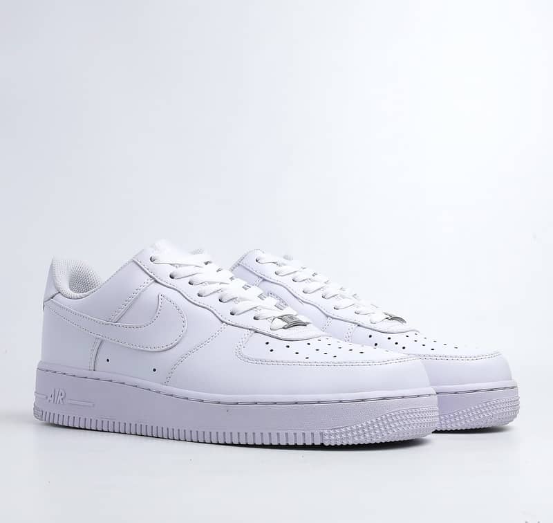 SHOES NIKE AIR FORCE 1 "TRIPLE WHITE" 0