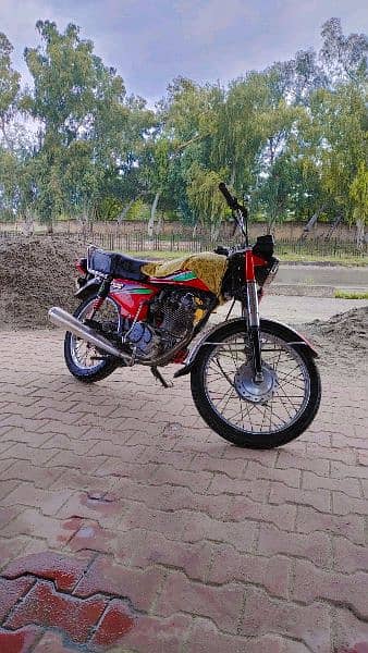 AsalamuAlikum, Bhio Honda 125 full janwan hy saman original hye 1