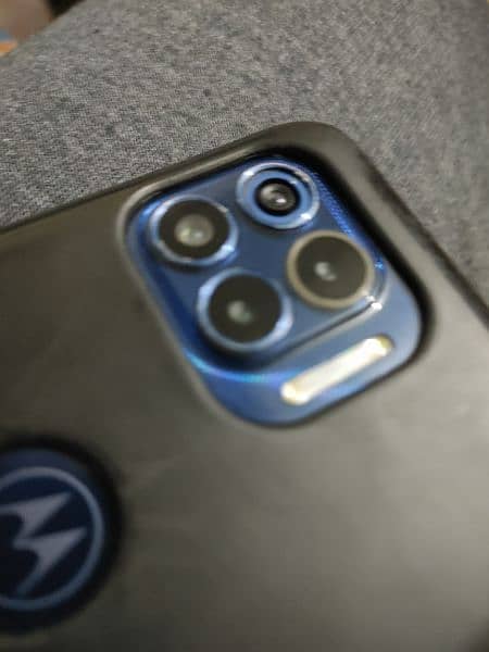Motorola Moto one 5g (4+128) exchange 4