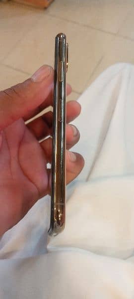 iphone xs 256 gb with box battery health 80% 1