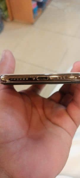 iphone xs 256 gb with box battery health 80% 3